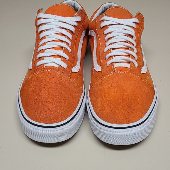 Vans Old Skool low top casual skateboard sneakers. - Picture 3 of 9